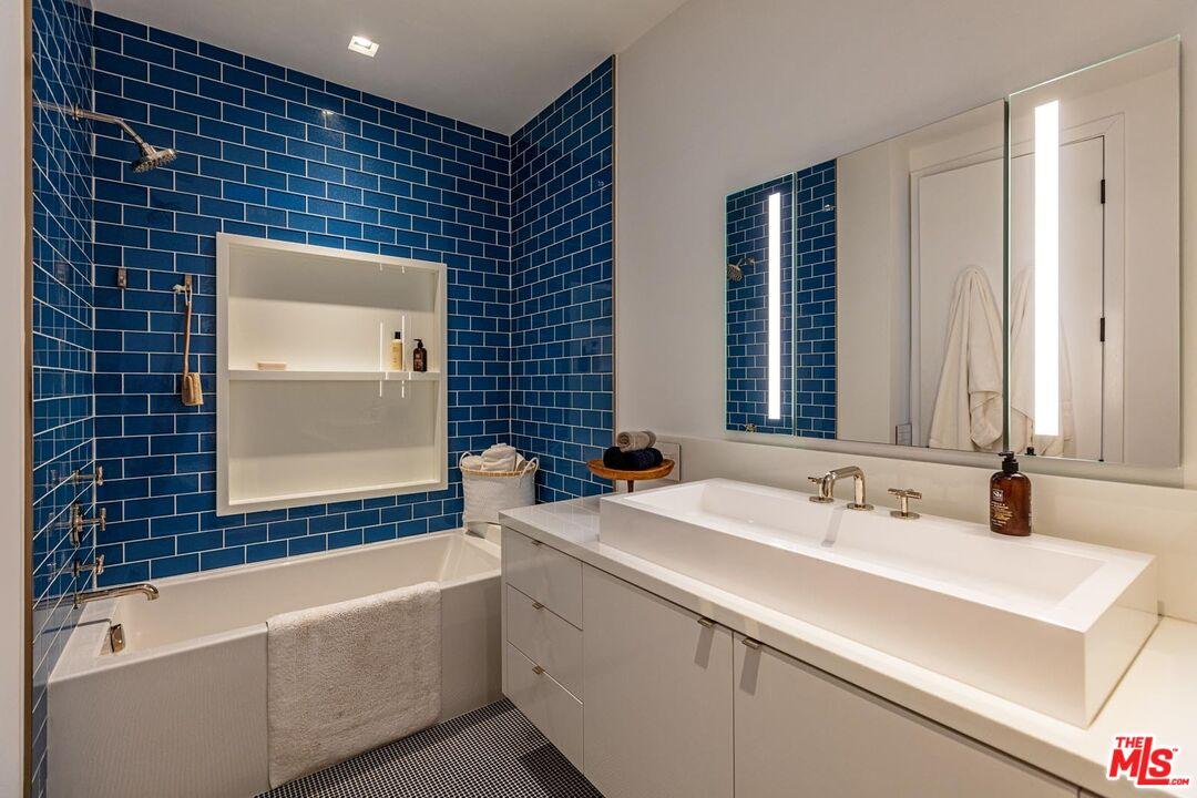 31652 BROAD BEACH RD