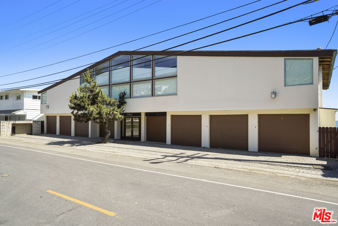 25200 Malibu Rd Unit: 1