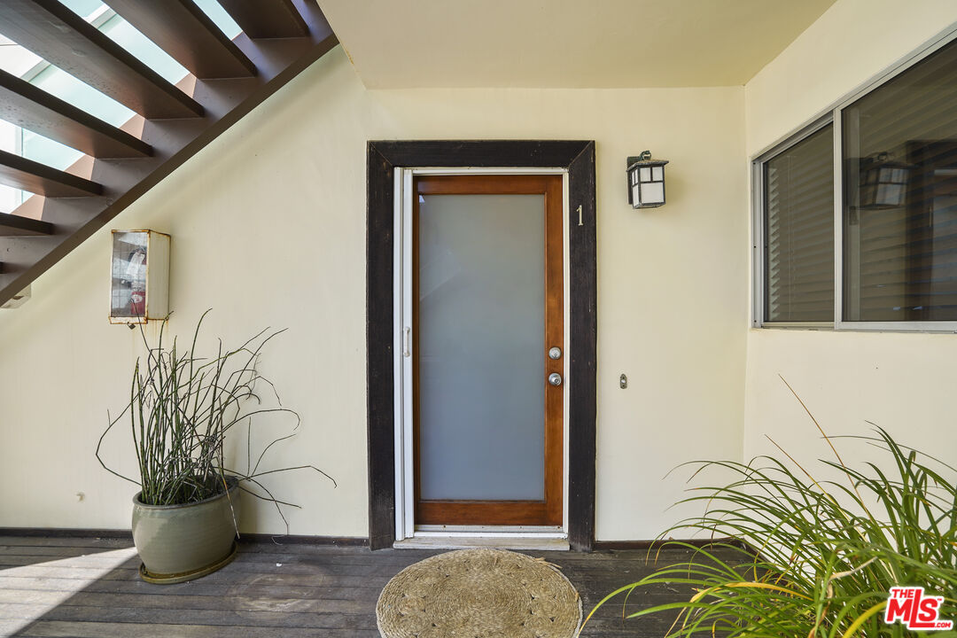 25200 Malibu Rd Unit: 1